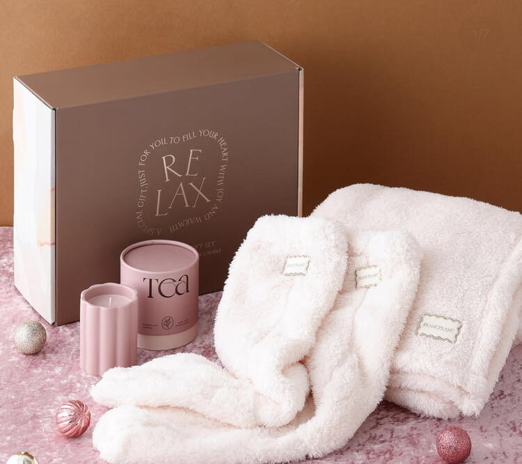 クラウンベアとピンクローズのクリスマスギフトセット クリスマス新作ギフトセット♪｜フランフラン｜ショップニュース